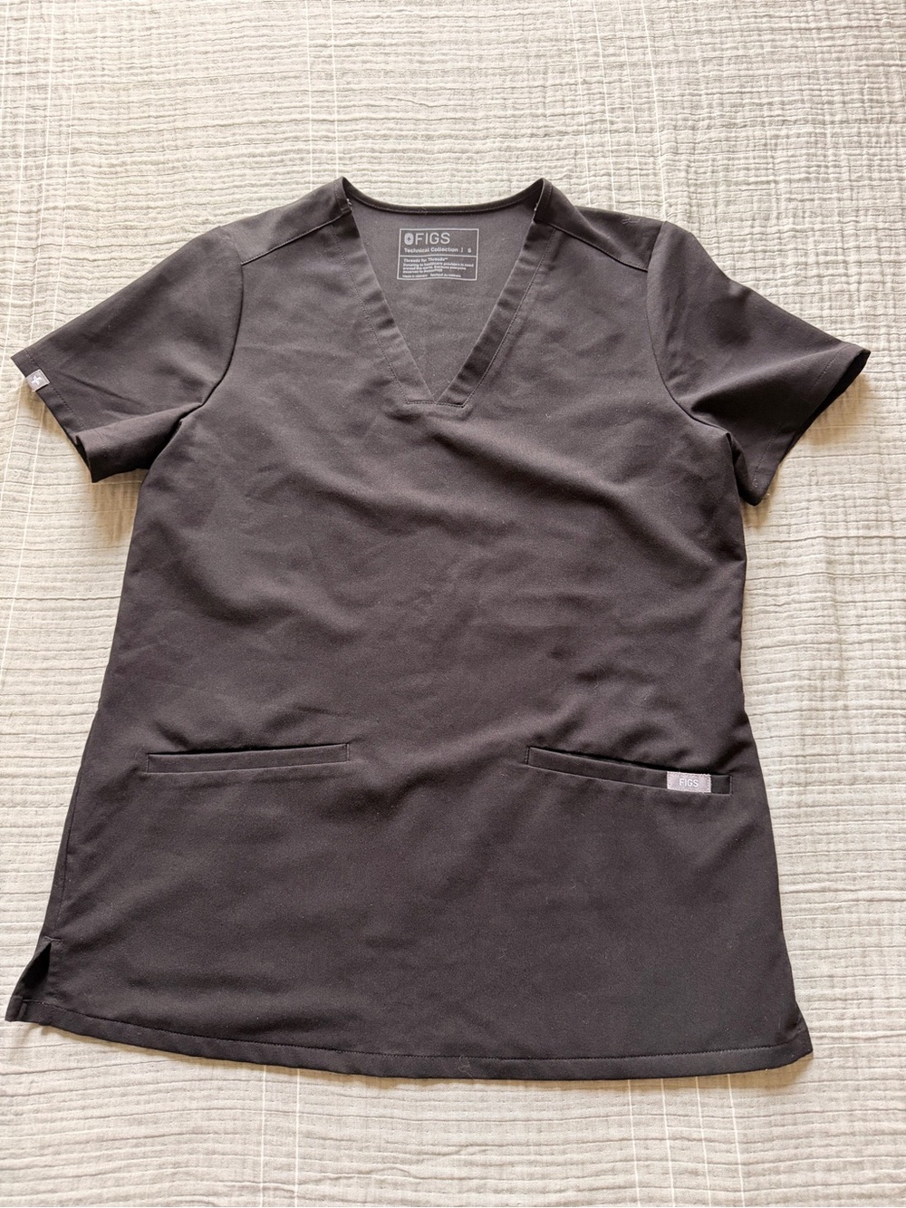 FIGS Black V-Neck Short Sleeve Scrub Top